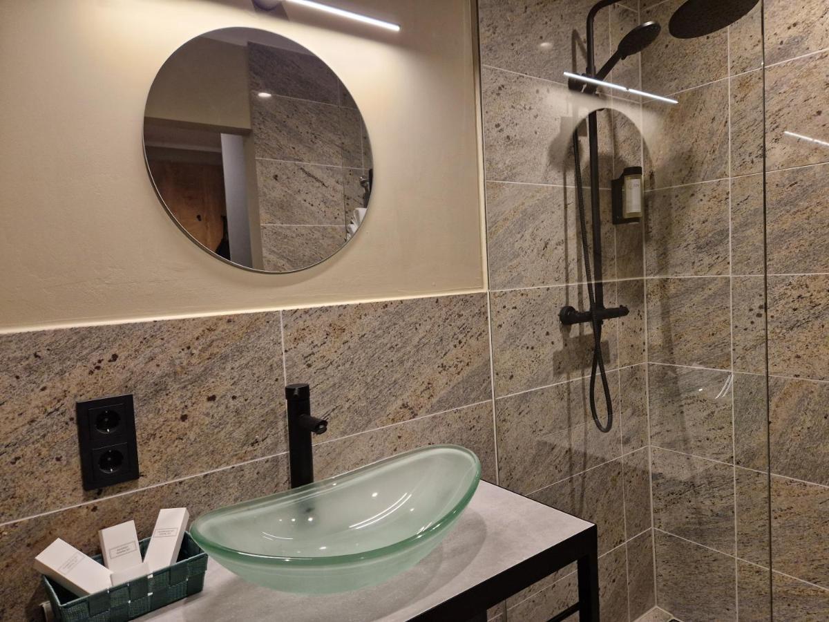 Hotel Wehra Wehr  Екстериор снимка