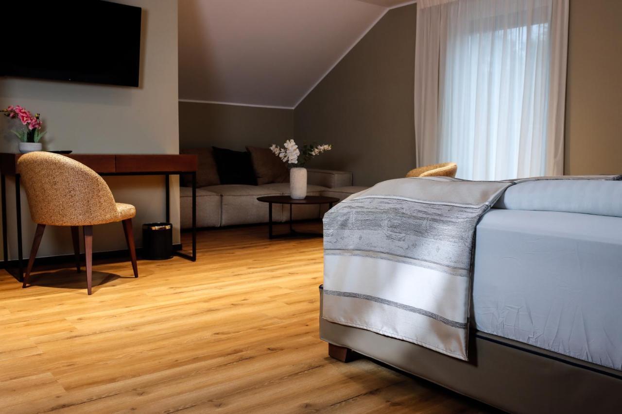 Hotel Wehra Wehr  Екстериор снимка