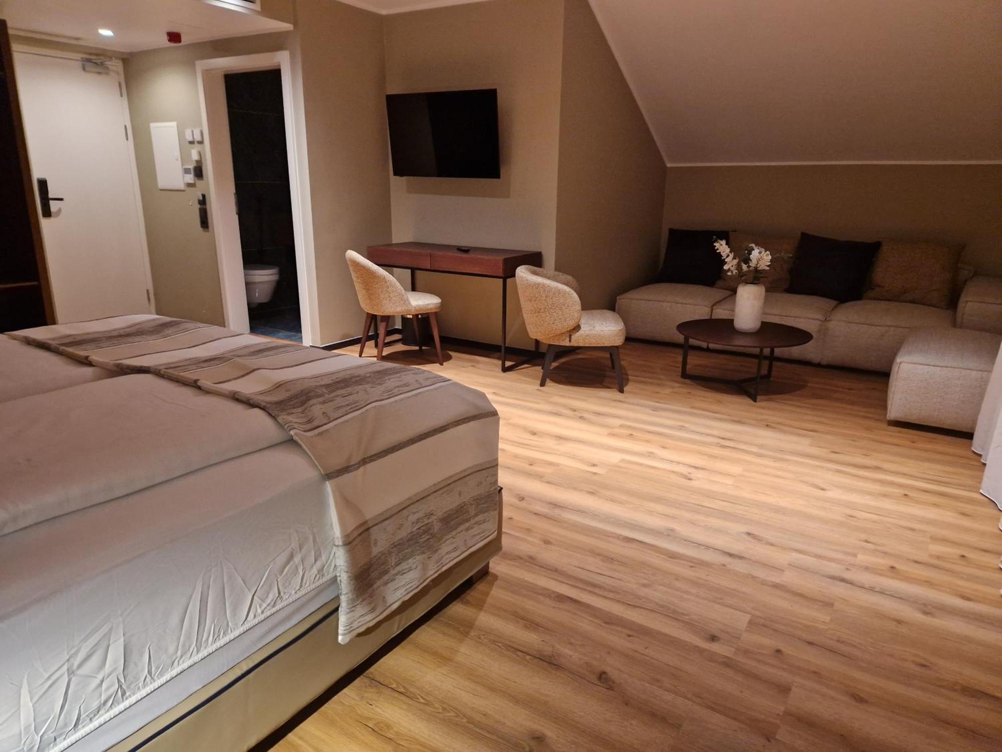 Hotel Wehra Wehr  Екстериор снимка